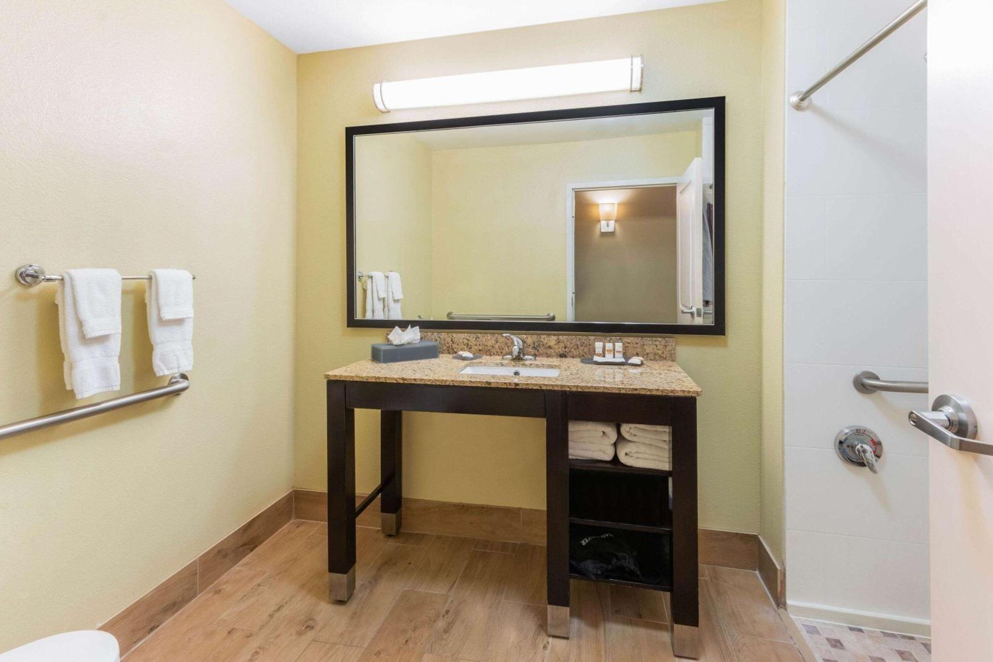La Quinta By Wyndham Carlsbad Ξενοδοχείο Εξωτερικό φωτογραφία